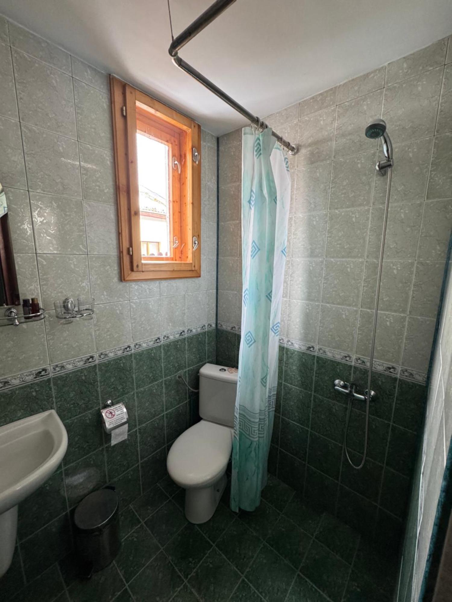 Mama Emiliya Guest House Beli Iskar Luaran gambar