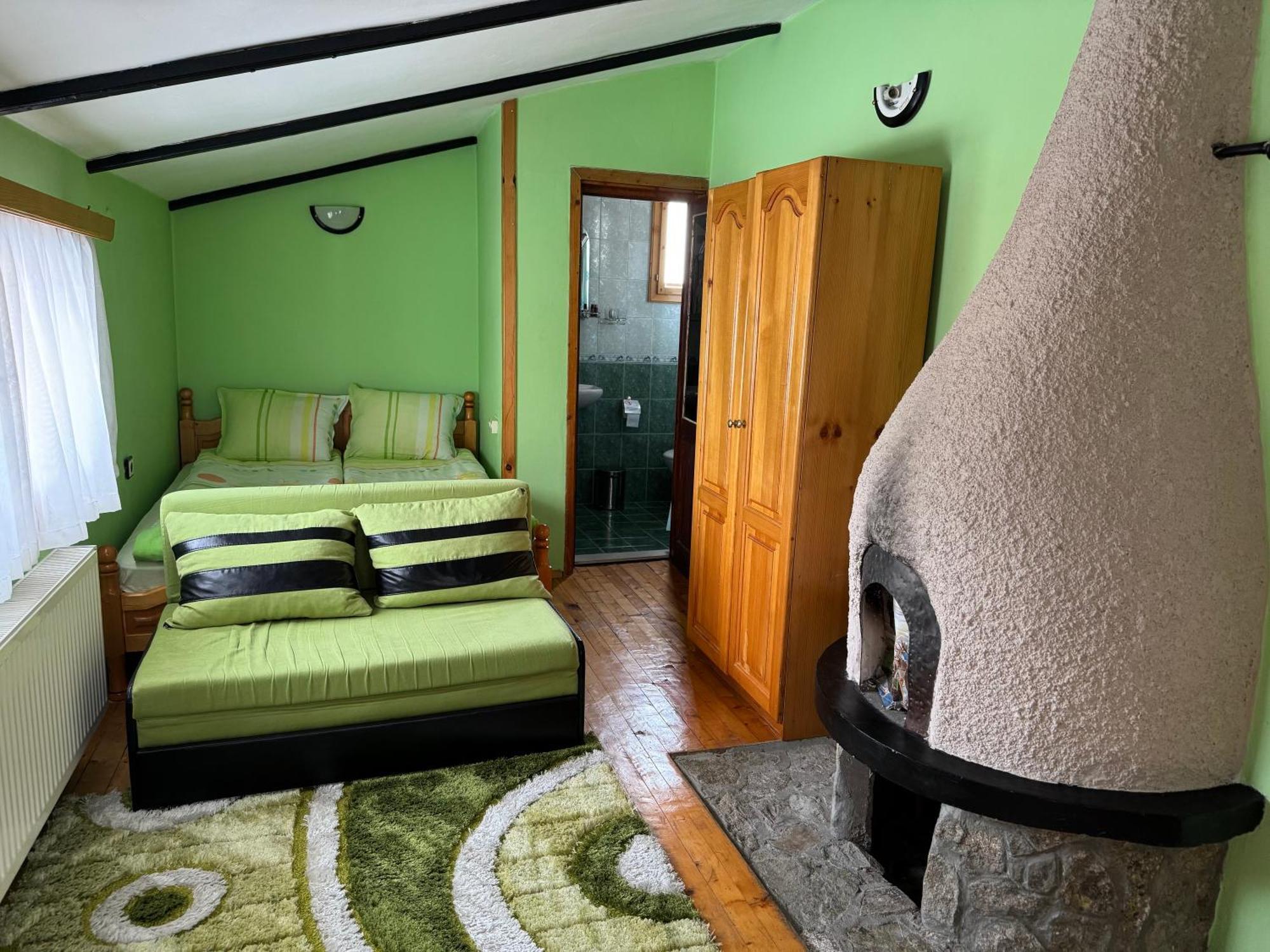 Mama Emiliya Guest House Beli Iskar Luaran gambar