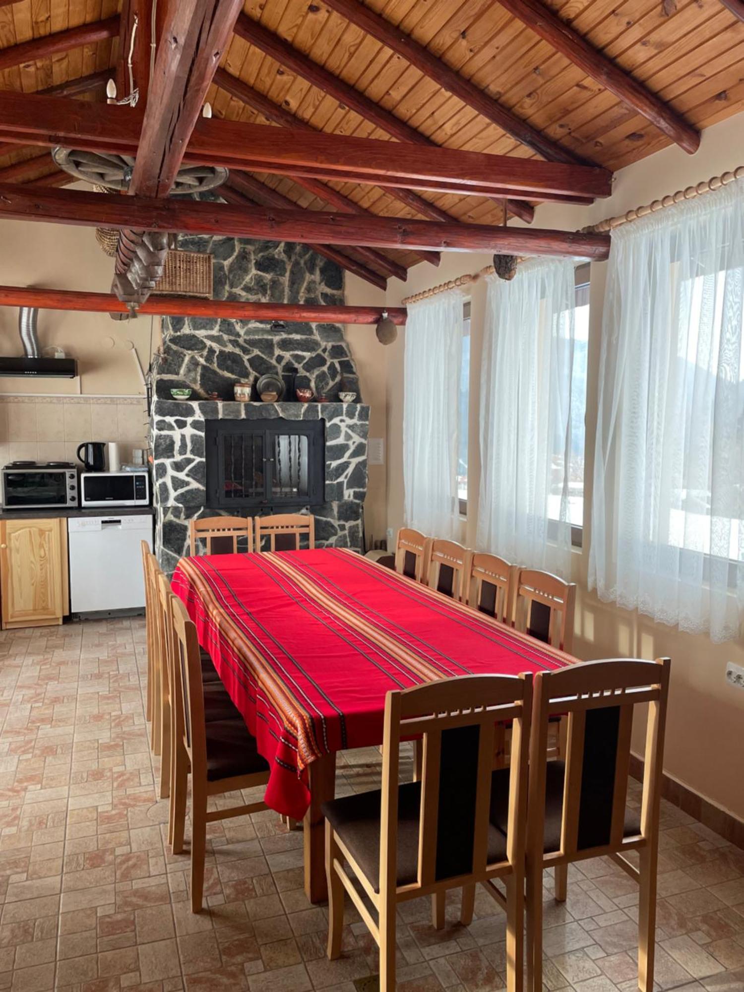 Mama Emiliya Guest House Beli Iskar Luaran gambar