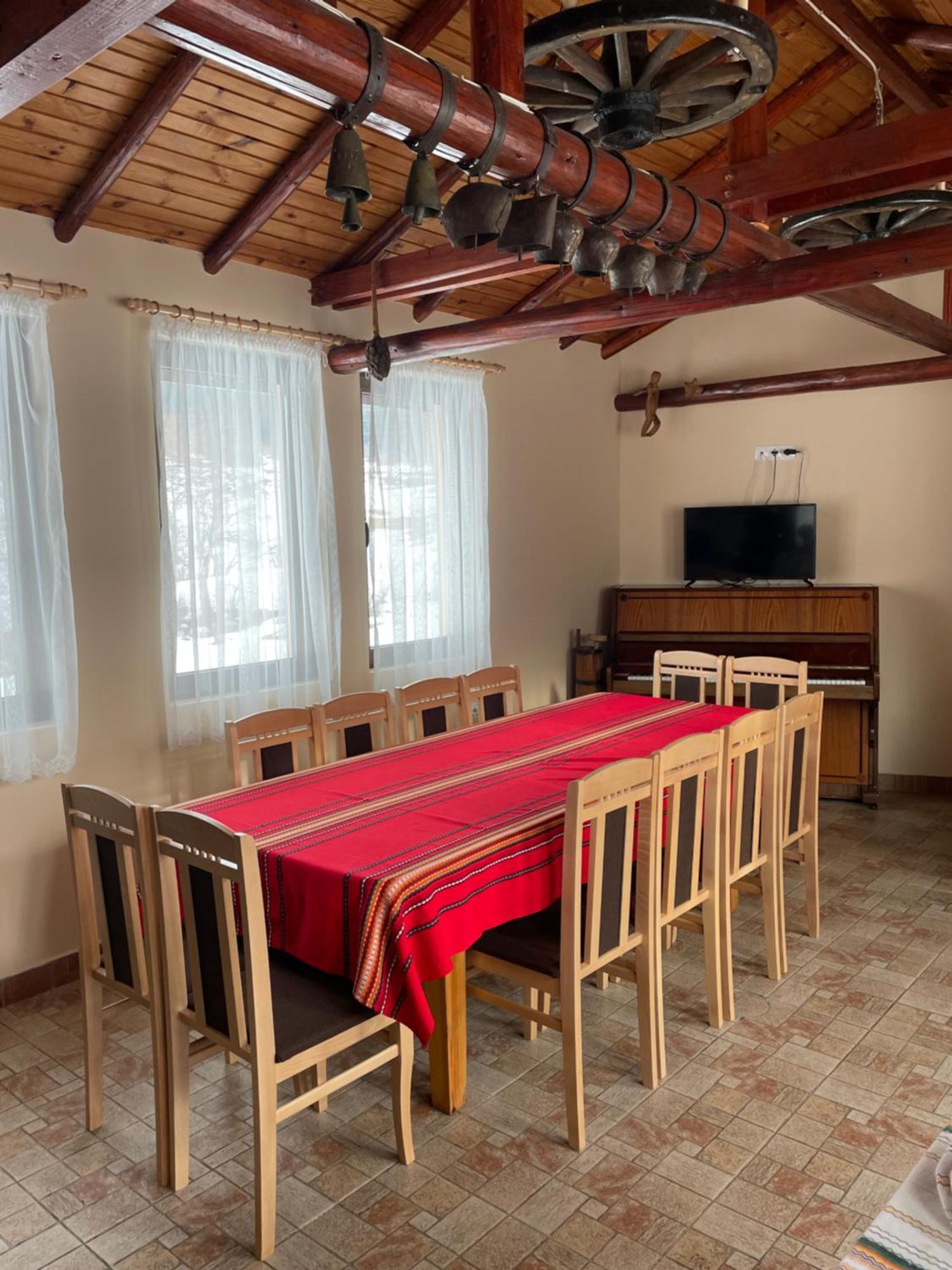 Mama Emiliya Guest House Beli Iskar Luaran gambar